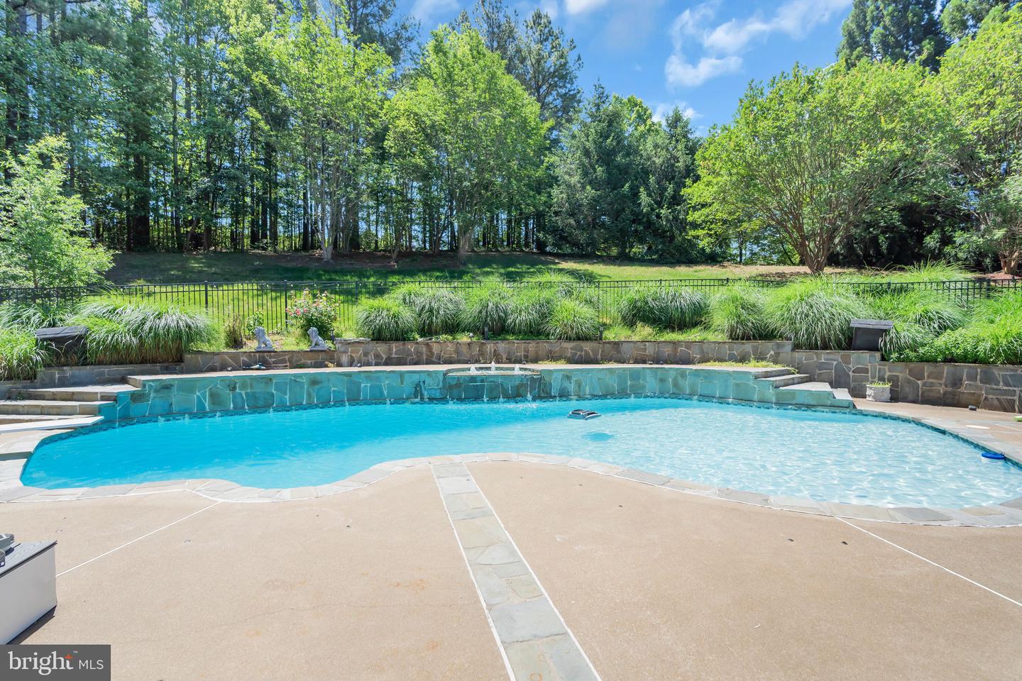 Manassas, Virginia, 20112, United States, 6 Bedrooms Bedrooms, ,5 BathroomsBathrooms,Residential,Active,2052030