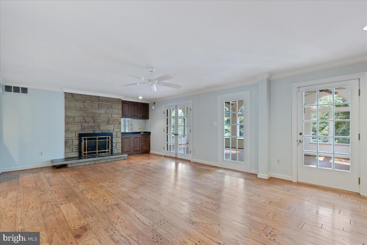 Great Falls, Virginia, 22066, United States, 5 Bedrooms Bedrooms, ,3 BathroomsBathrooms,Residential,Active,1941376