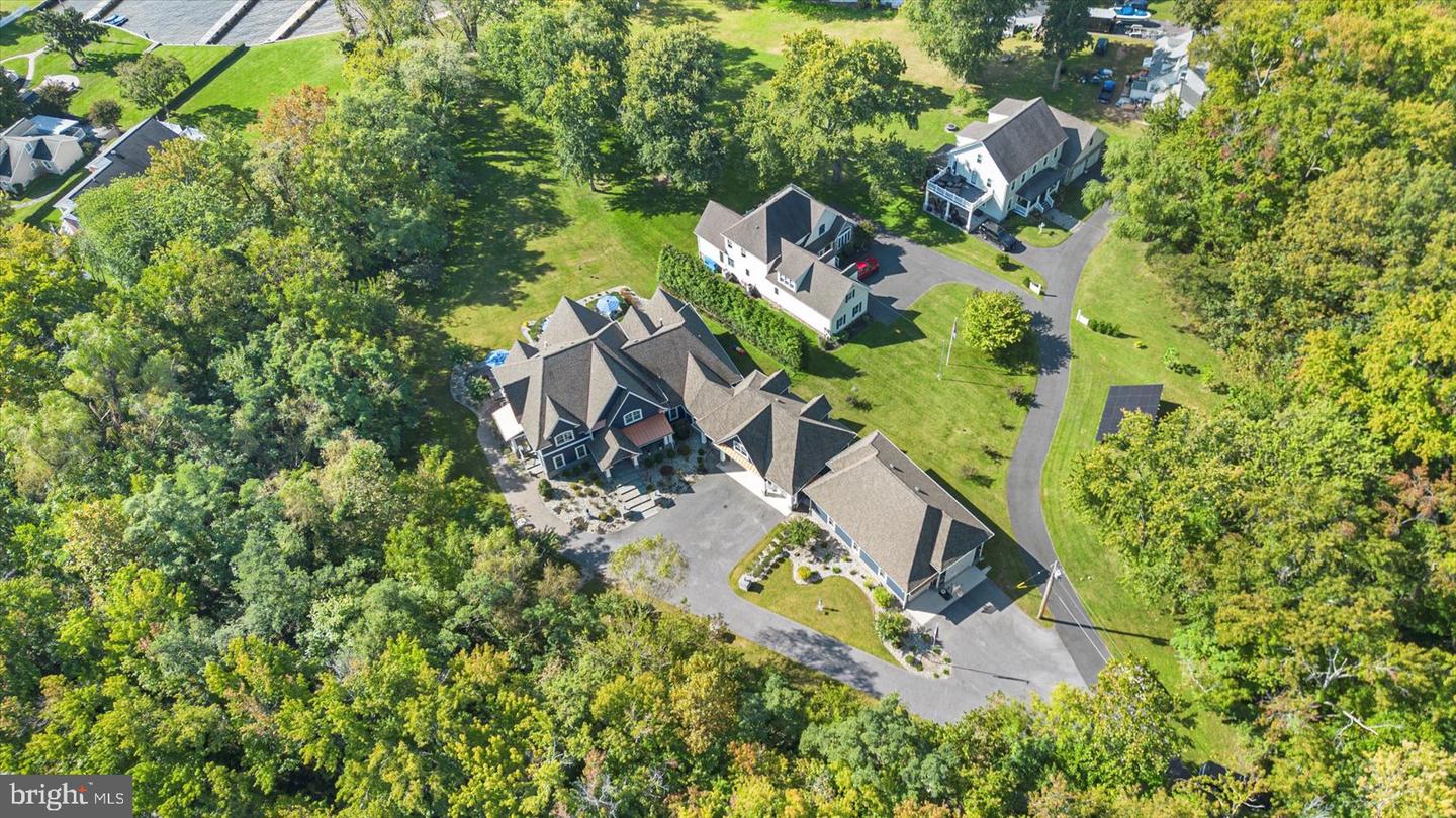 Middle River, Maryland, 21220, United States, 7 Bedrooms Bedrooms, ,7 BathroomsBathrooms,Residential,Active,1969646