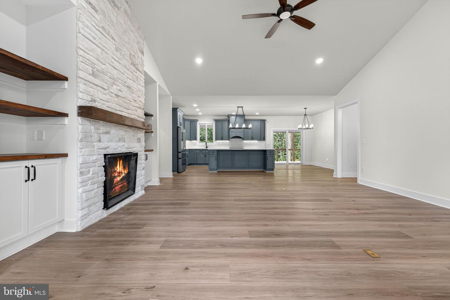 Warrenton, Virginia, 20187, United States, 3 Bedrooms Bedrooms, ,4 BathroomsBathrooms,Residential,Active,1963257