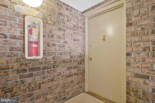 1 SILVERWOOD CIR APT 10, ANNAPOLIS, MD 21403, photo 2 of 35