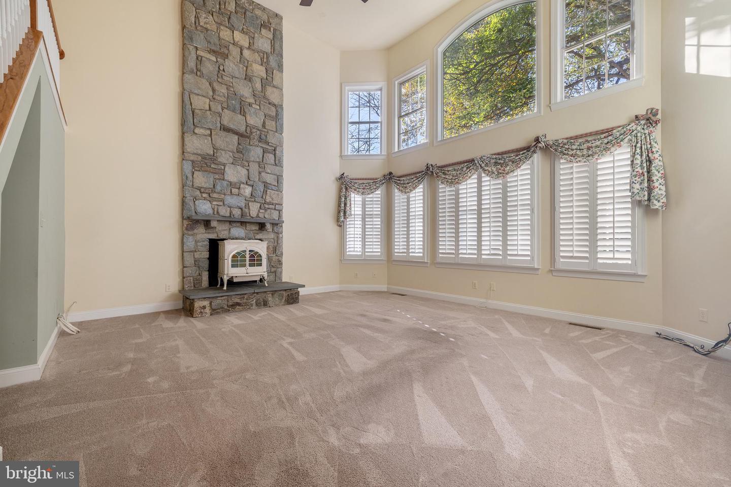 Rockville, Maryland, 20850, United States, 6 Bedrooms Bedrooms, ,5 BathroomsBathrooms,Residential,Active,1970950