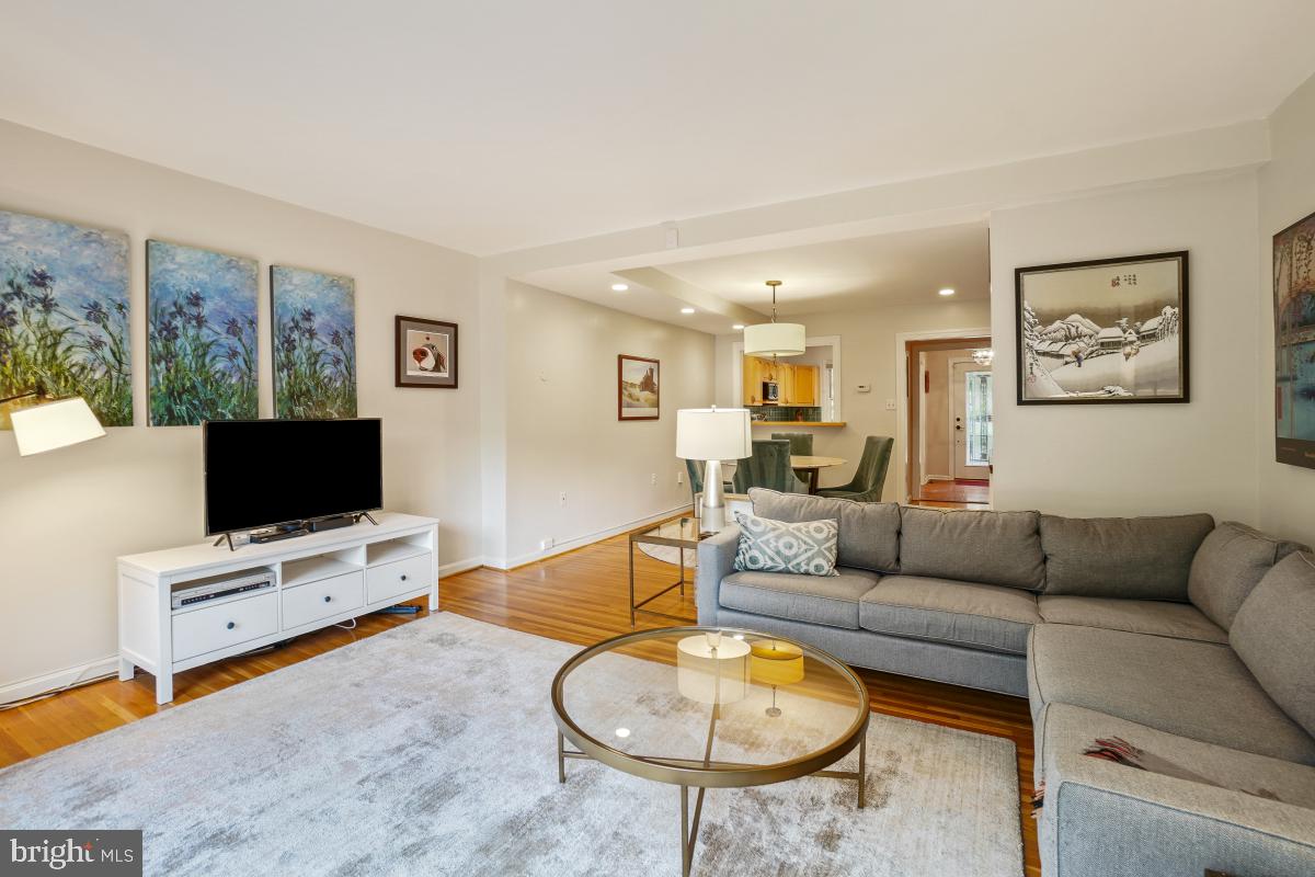 Washington, District Of Columbia, 20024, United States, 5 Bedrooms Bedrooms, ,3 BathroomsBathrooms,Residential,Active,2010218