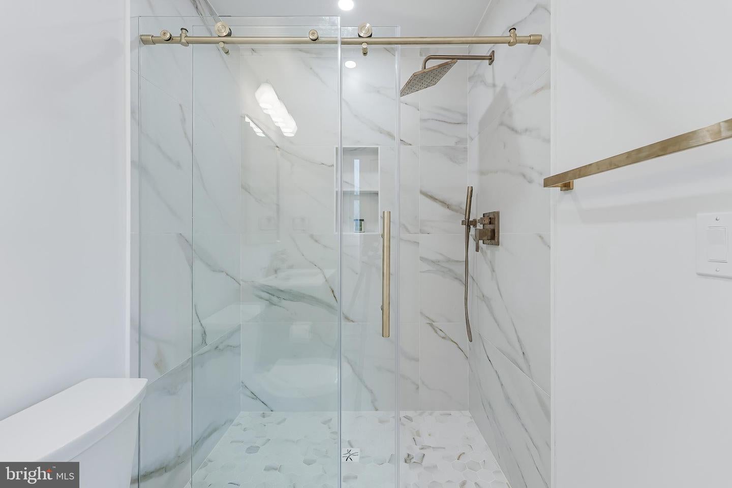 Arlington, Virginia, 22204, United States, 4 Bedrooms Bedrooms, ,3 BathroomsBathrooms,Residential,Active,2045018
