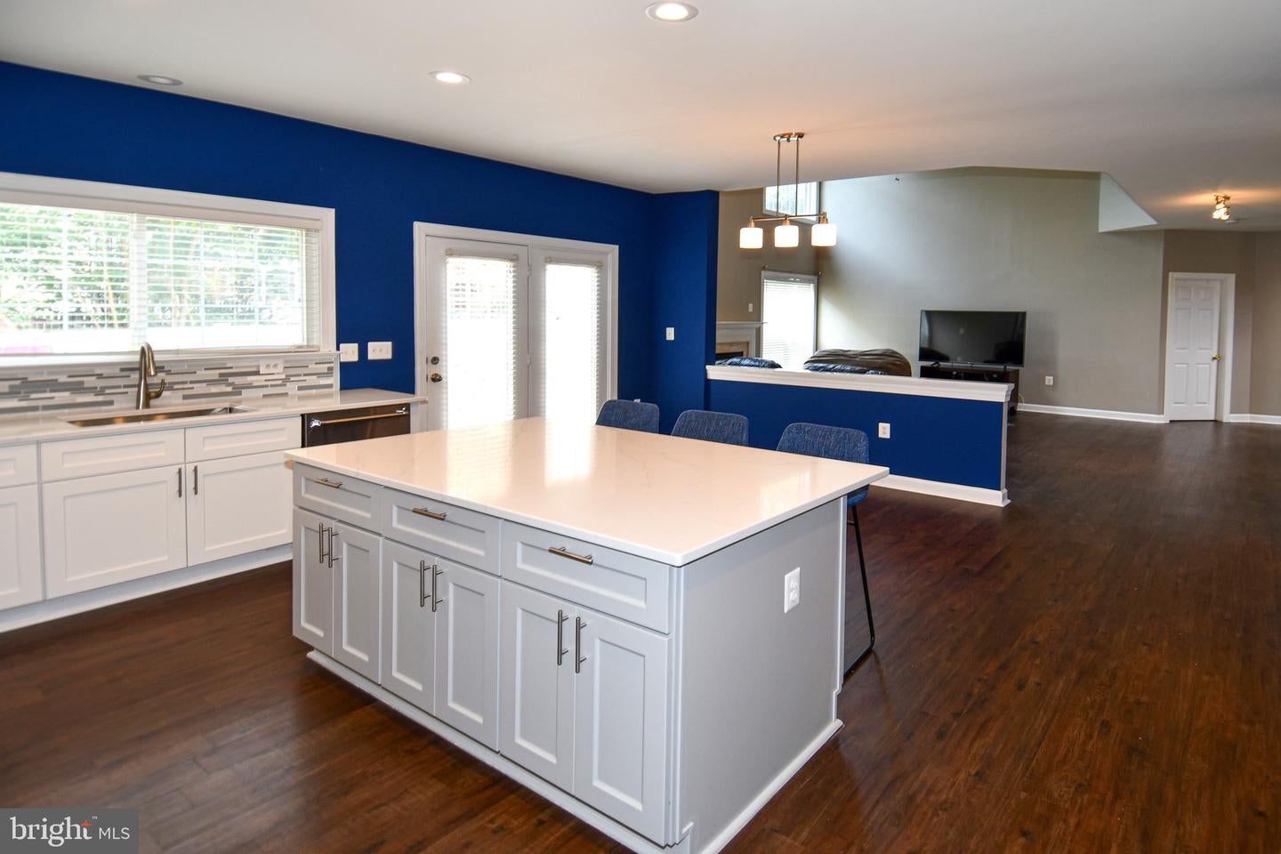 Ashburn, Virginia, 20147, United States, 6 Bedrooms Bedrooms, ,5 BathroomsBathrooms,Residential,Active,1914776