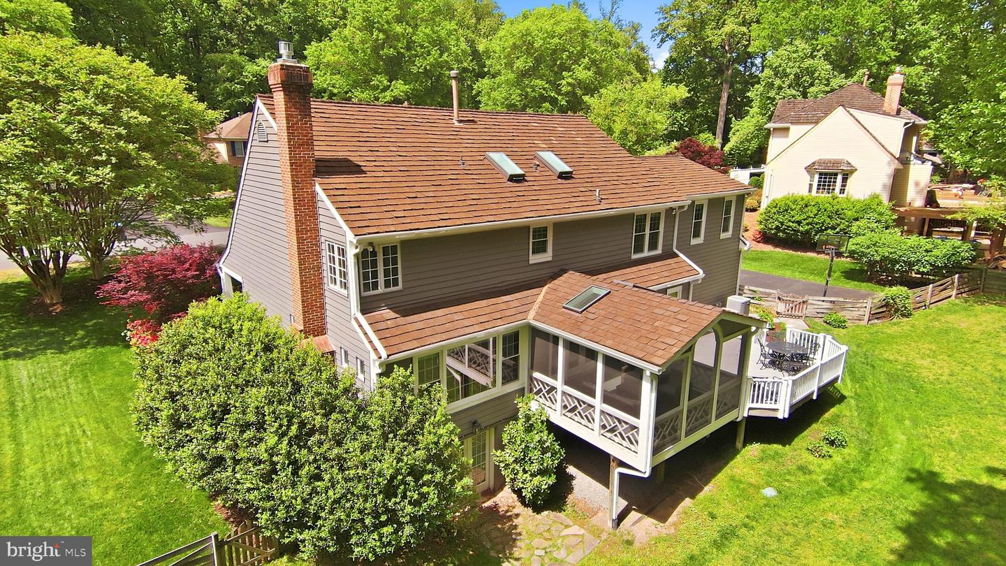 Fairfax Station, Virginia, 22039, United States, 5 Bedrooms Bedrooms, ,5 BathroomsBathrooms,Residential,Pending,2045787