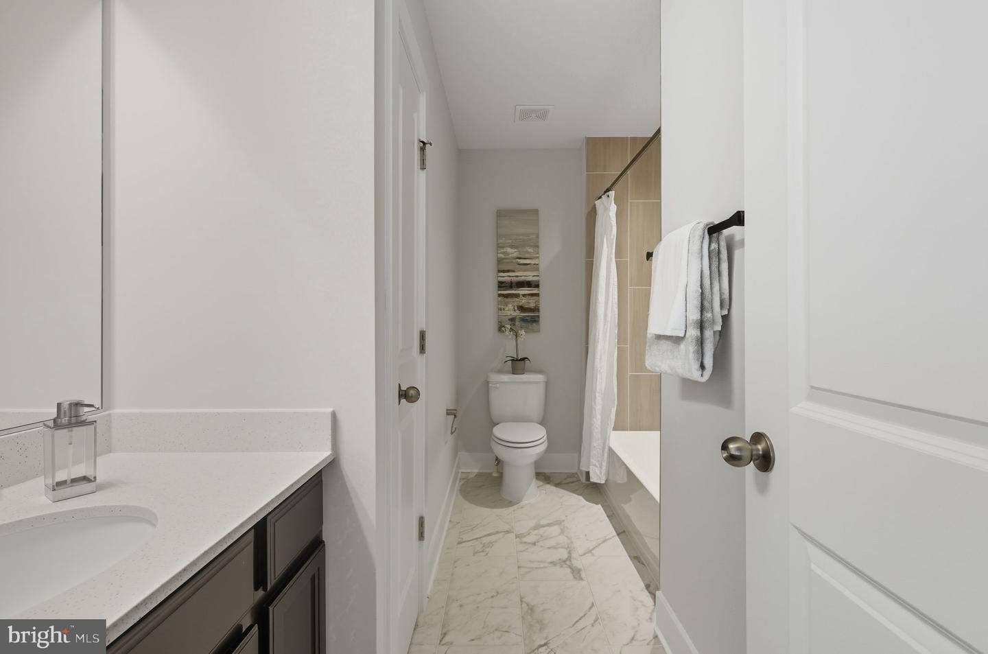 Washington Grove, Maryland, 20880, United States, 4 Bedrooms Bedrooms, ,4 BathroomsBathrooms,Residential,Active,1967308