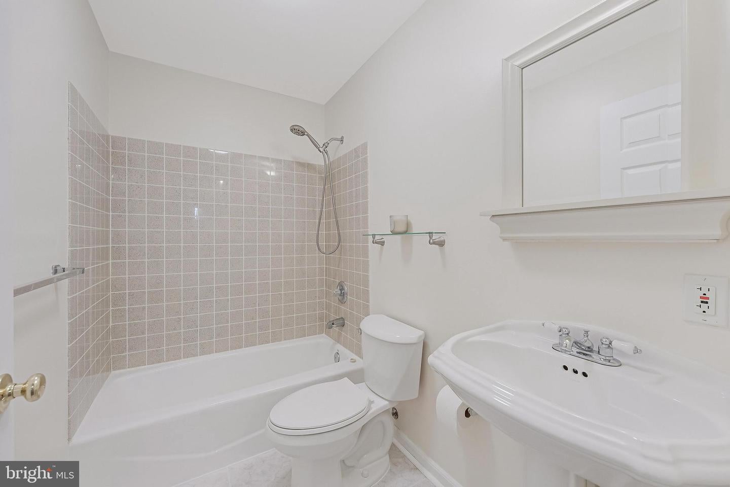 Ashburn, Virginia, 20147, United States, 5 Bedrooms Bedrooms, ,4 BathroomsBathrooms,Residential,Active,1961920