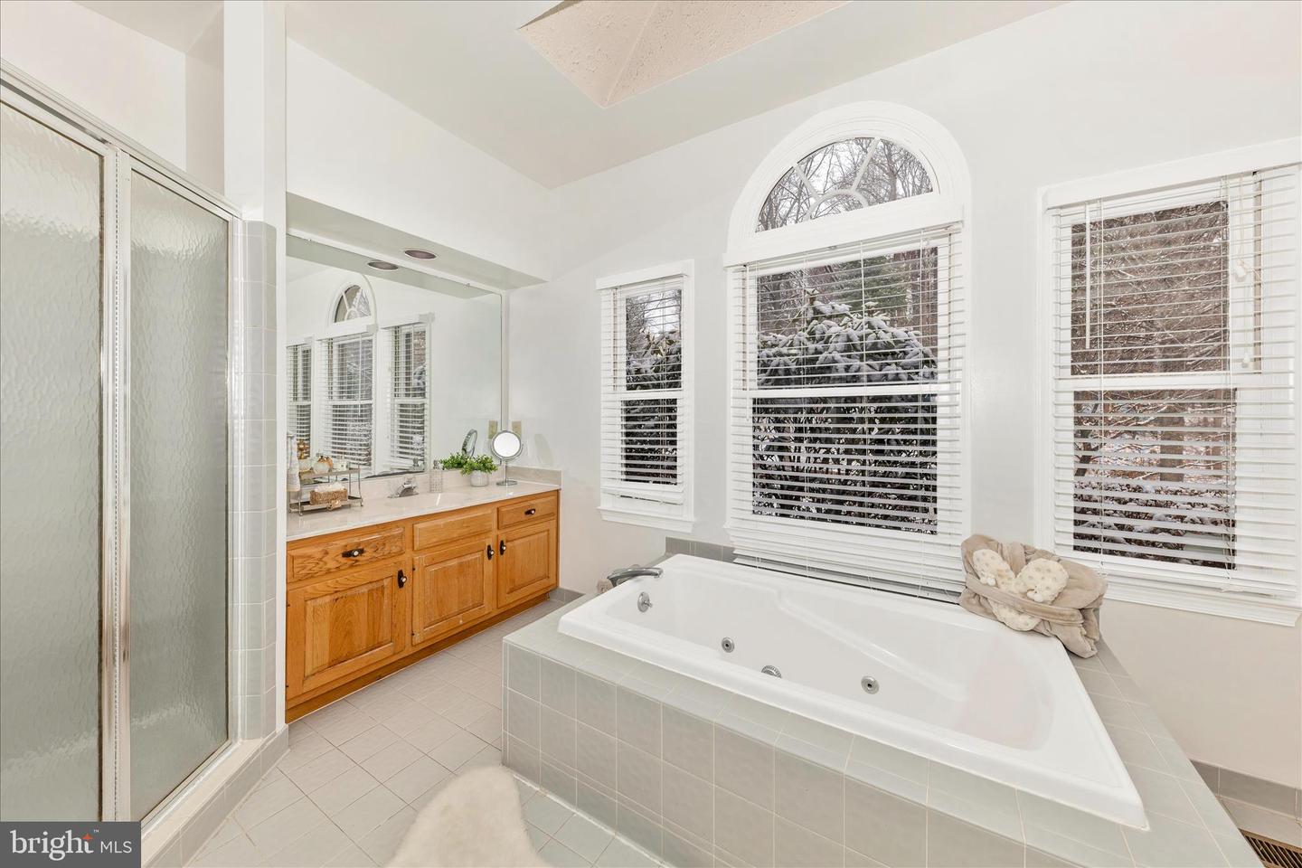 Potomac, Maryland, 20854, United States, 4 Bedrooms Bedrooms, ,5 BathroomsBathrooms,Residential,Active,2002617