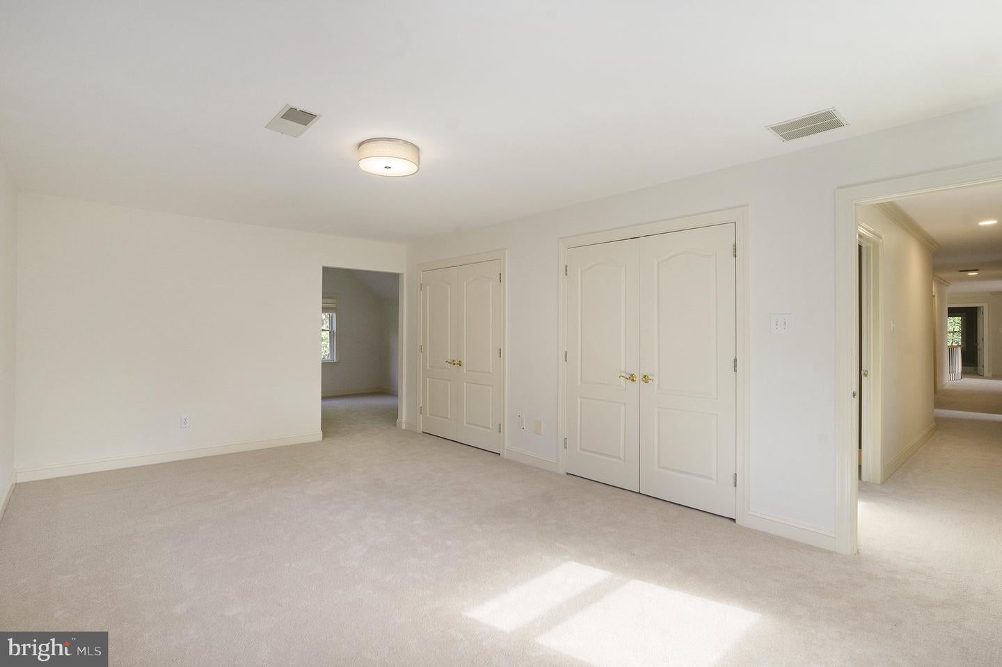 Sellersville, Pennsylvania, 18960, United States, 10 Bedrooms Bedrooms, ,7 BathroomsBathrooms,Residential,Active,1965847