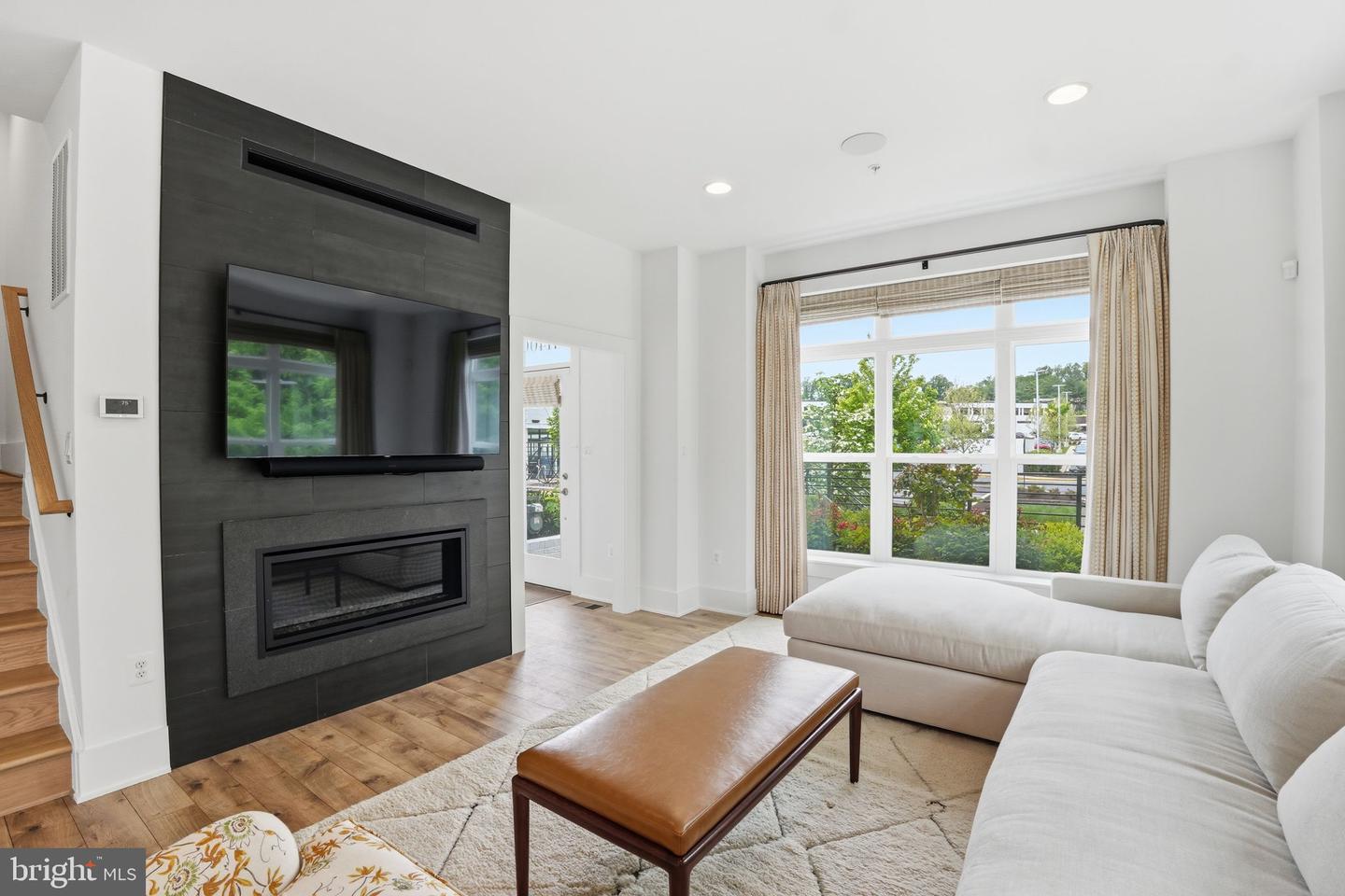Potomac, Maryland, 20854, United States, 3 Bedrooms Bedrooms, ,5 BathroomsBathrooms,Residential,Active,2044555