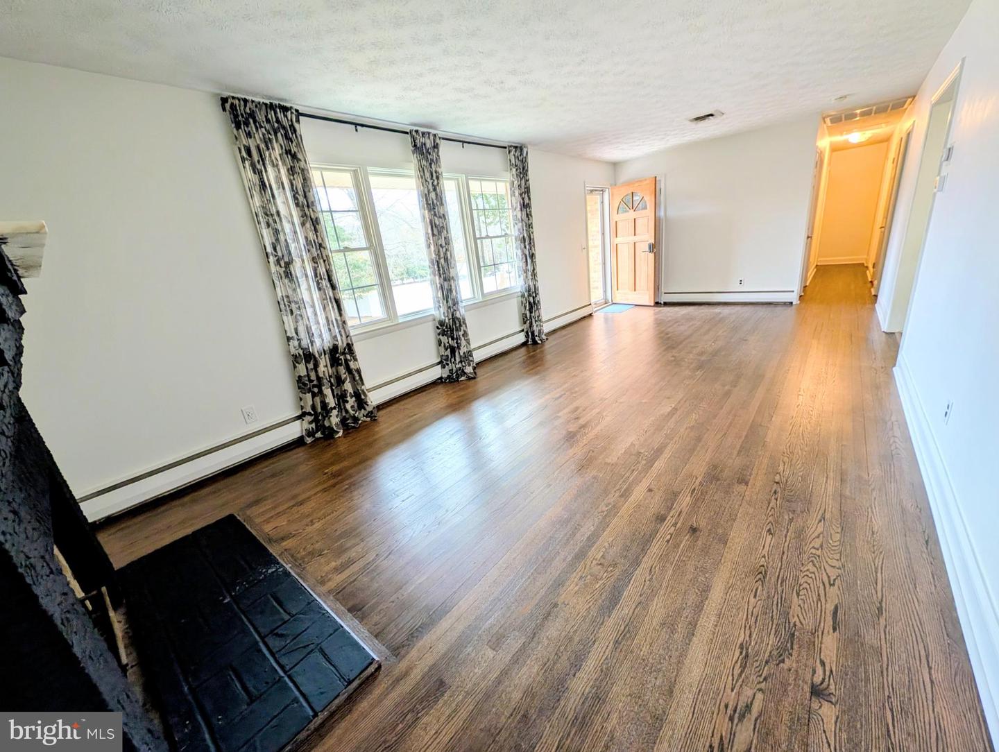 Annapolis, Maryland, 21401, United States, 4 Bedrooms Bedrooms, ,2 BathroomsBathrooms,Residential,Active,2011438