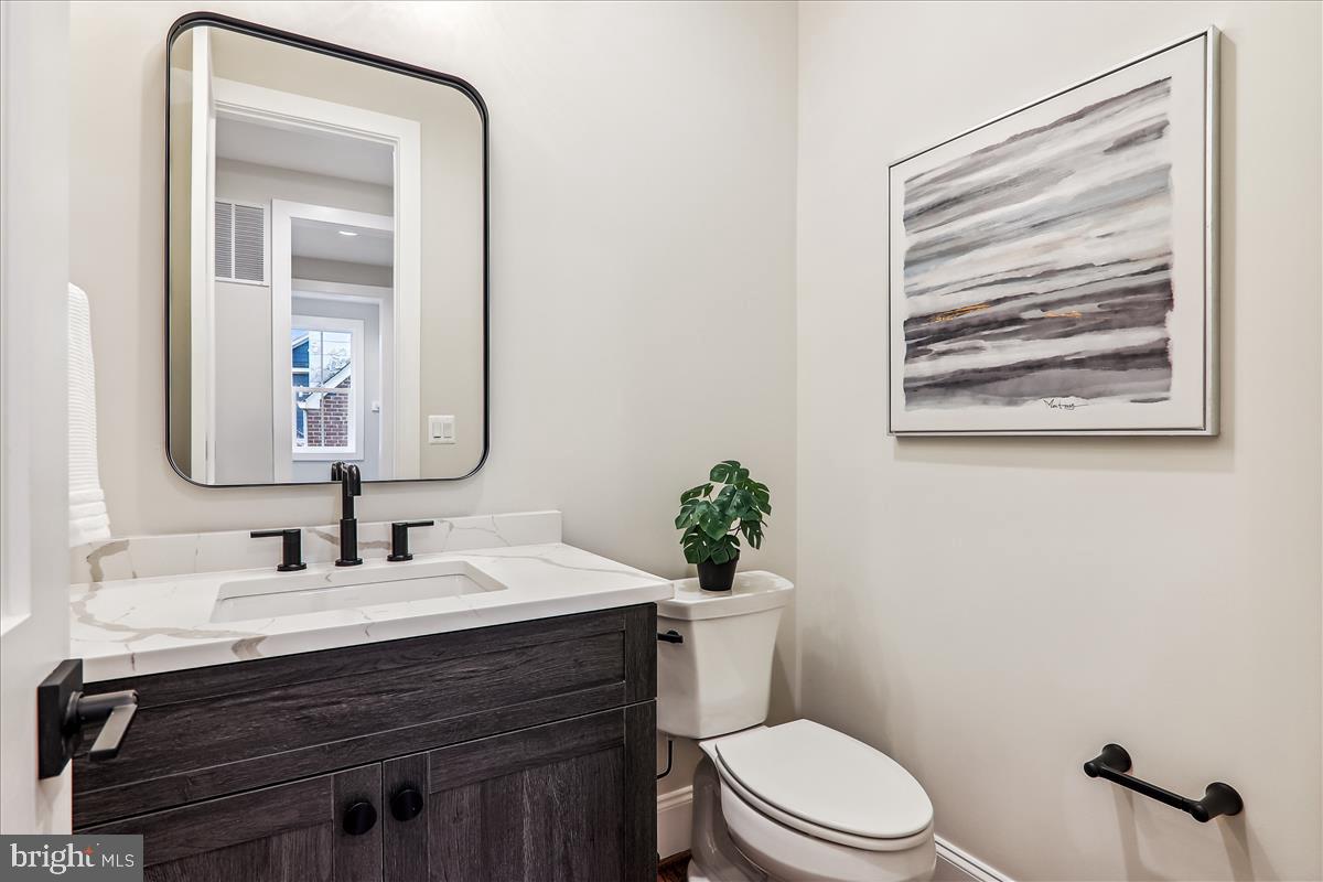 Kensington, Maryland, 20895, United States, ,5 BathroomsBathrooms,Residential,Pending,1702461