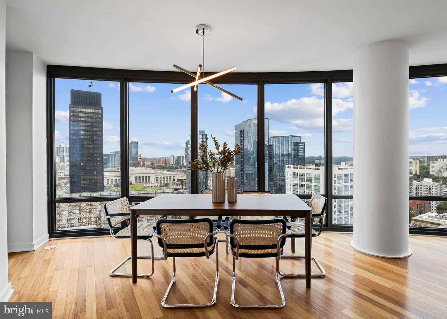 Philadelphia, Pennsylvania, 19103, United States, 3 Bedrooms Bedrooms, ,4 BathroomsBathrooms,Residential,Active,1993681