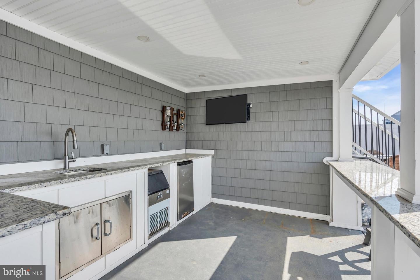 Toms River, New Jersey, 08753, United States, 5 Bedrooms Bedrooms, ,3 BathroomsBathrooms,Residential,Active,1952597