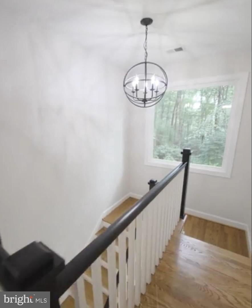 Clifton, Virginia, 20124, United States, 5 Bedrooms Bedrooms, ,5 BathroomsBathrooms,Residential,Active,1998598