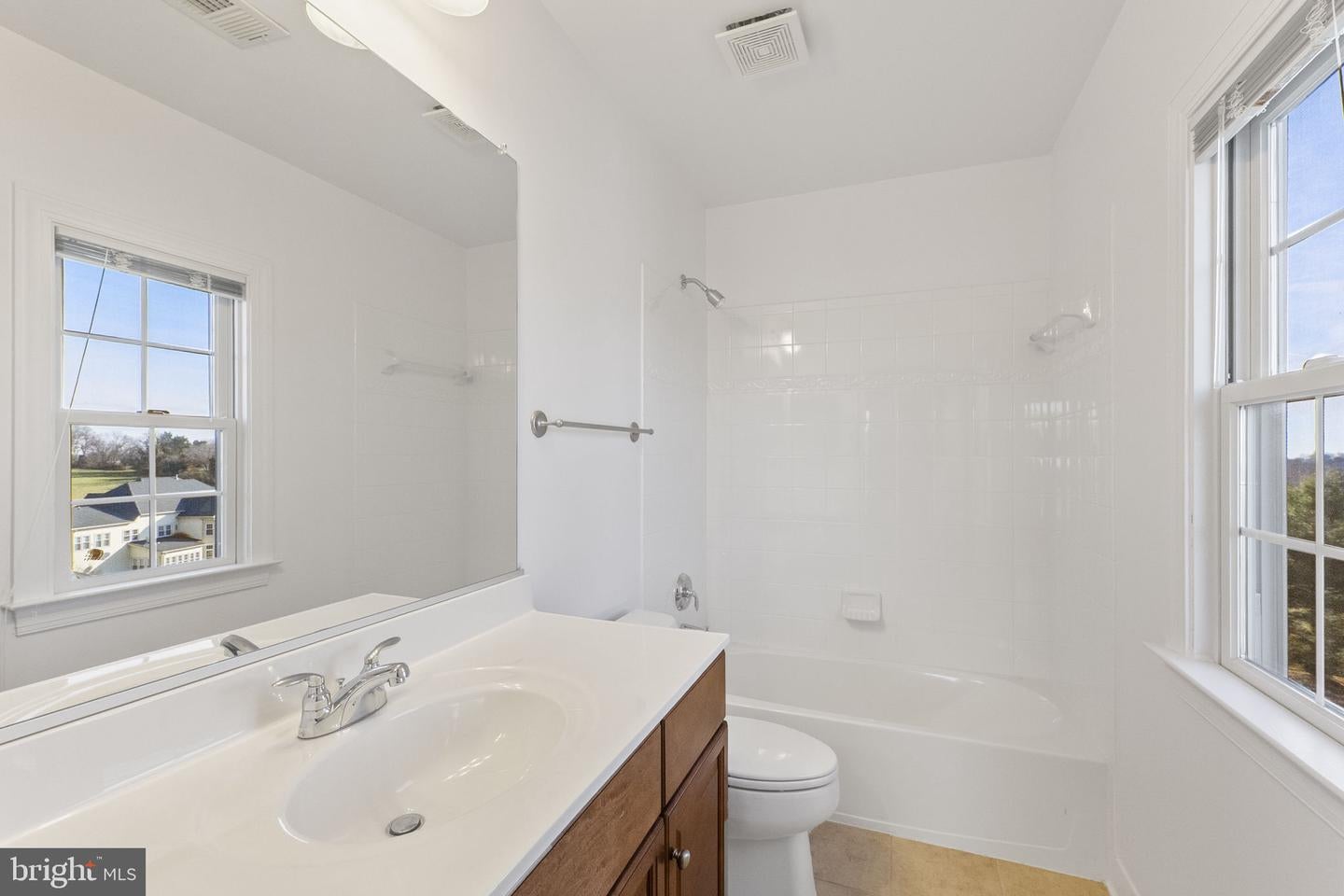 Clarksburg, Maryland, 20871, United States, 5 Bedrooms Bedrooms, ,5 BathroomsBathrooms,Residential,Active,2001354