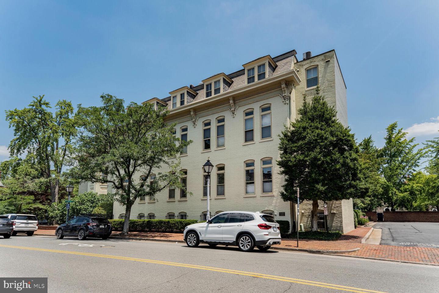 Alexandria, Virginia, 22314, United States, 2 Bedrooms Bedrooms, ,2 BathroomsBathrooms,Residential,Active,1929665