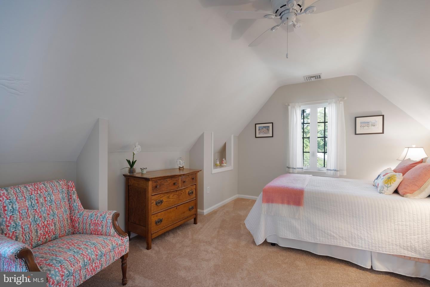 Arlington, Virginia, 22207, United States, 5 Bedrooms Bedrooms, ,4 BathroomsBathrooms,Residential,Active,1943764