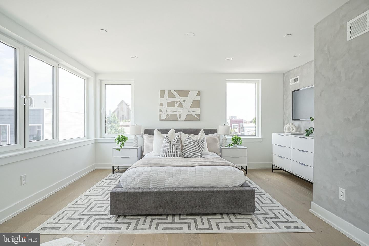 Philadelphia, Pennsylvania, 19125, United States, 4 Bedrooms Bedrooms, ,5 BathroomsBathrooms,Residential,Active,2045558