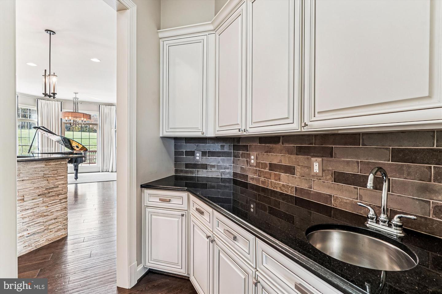 Leesburg, Virginia, 20175, United States, 5 Bedrooms Bedrooms, ,6 BathroomsBathrooms,Residential,Active,1987213