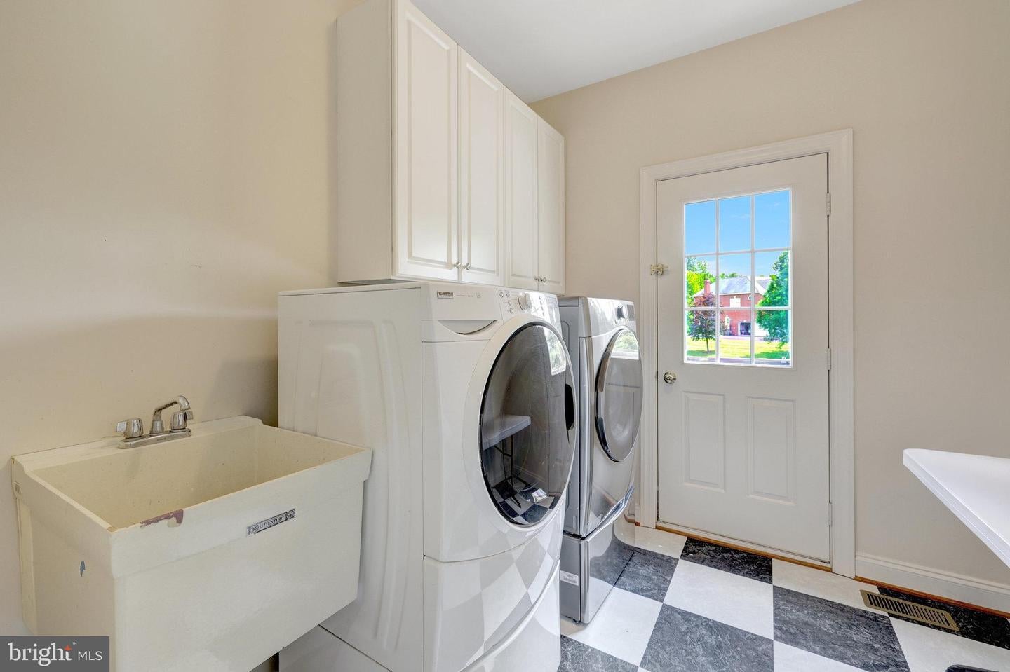 Leesburg, Virginia, 20175, United States, 4 Bedrooms Bedrooms, ,5 BathroomsBathrooms,Residential,Active,1894598