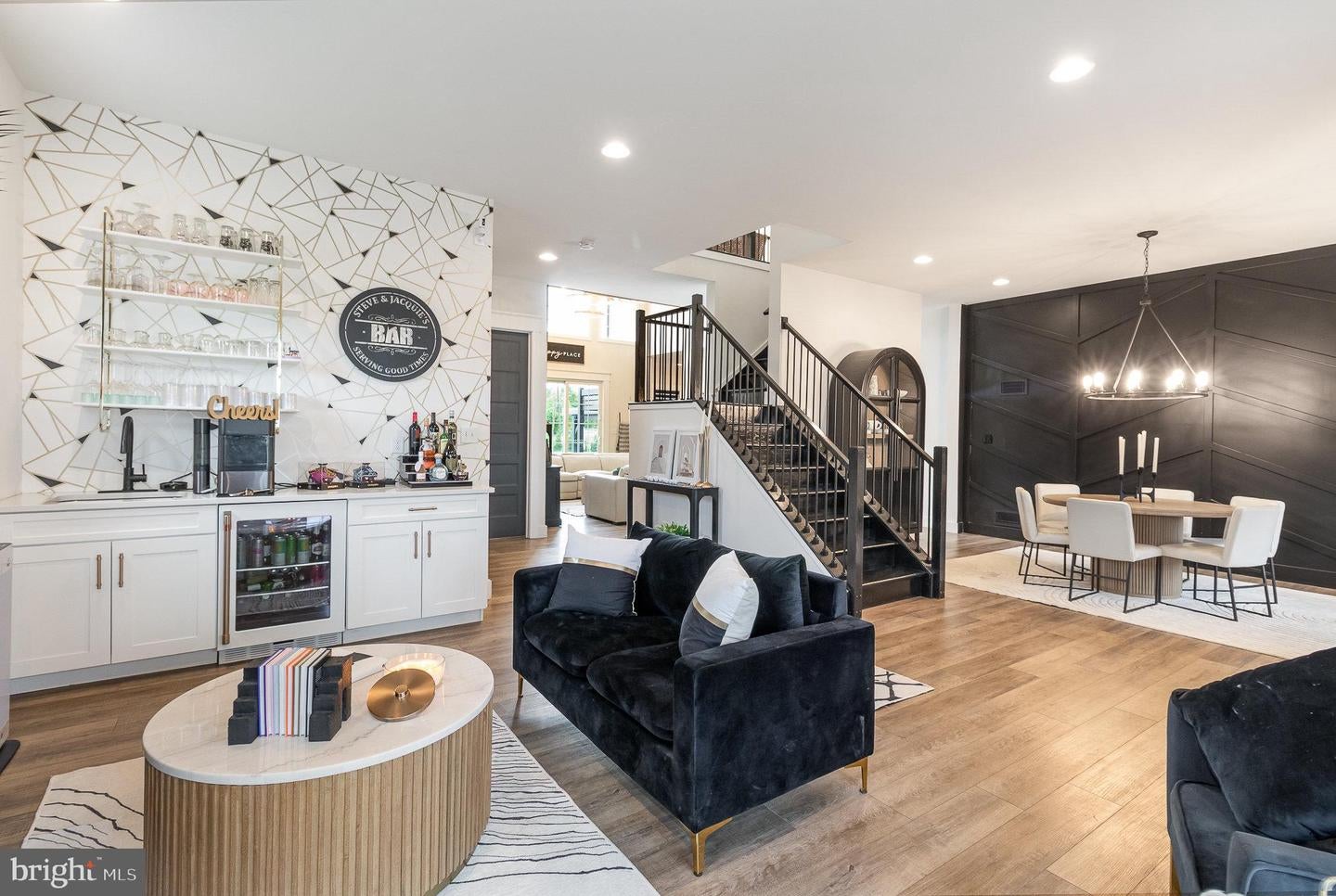 Mechanicsburg, Pennsylvania, 17050, United States, 5 Bedrooms Bedrooms, ,6 BathroomsBathrooms,Residential,Active,1905048