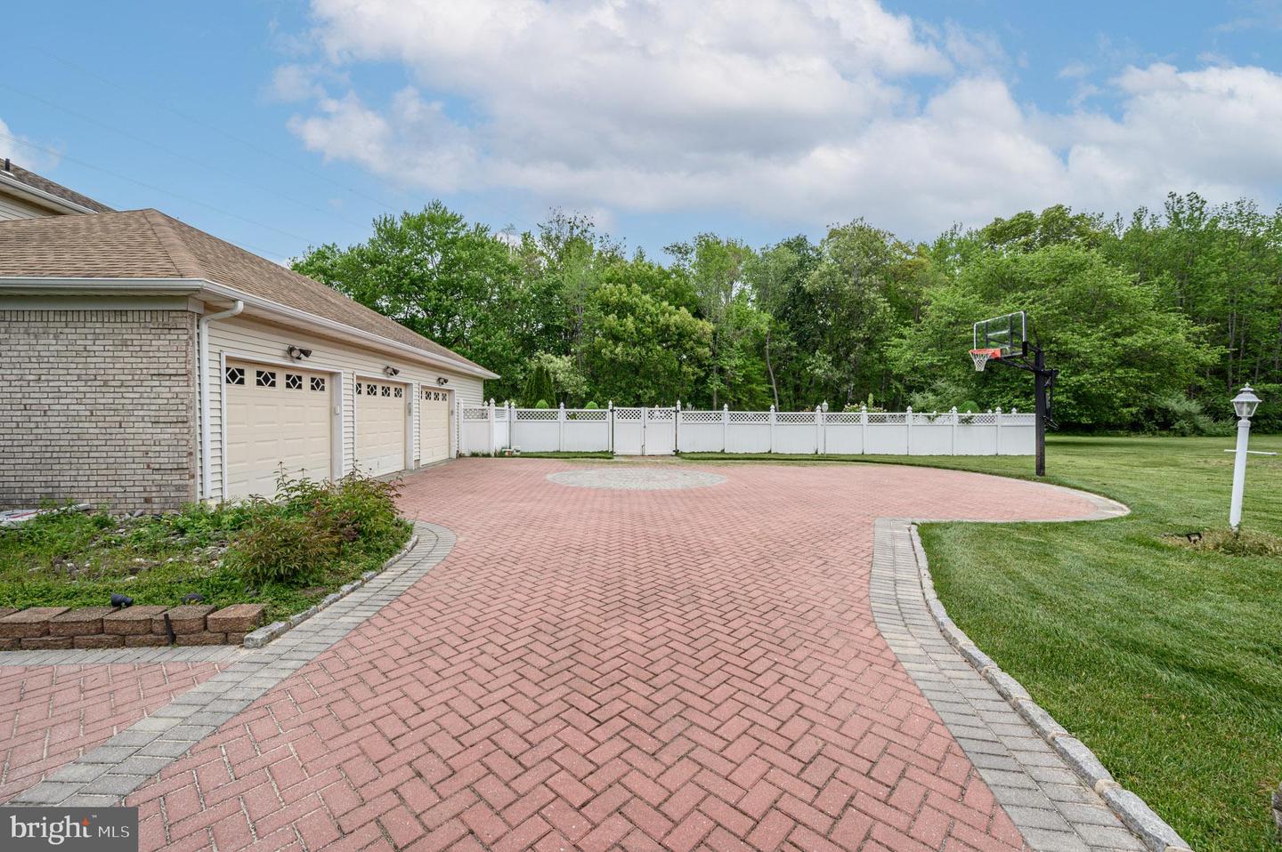 Monmouth Junction, New Jersey, 08852, United States, 5 Bedrooms Bedrooms, ,6 BathroomsBathrooms,Residential,Active,2044533
