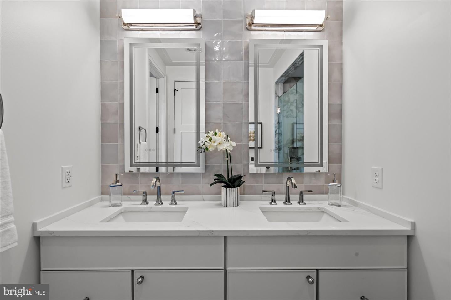 Alexandria, Virginia, 22314, United States, 4 Bedrooms Bedrooms, ,5 BathroomsBathrooms,Residential,Active,1993677