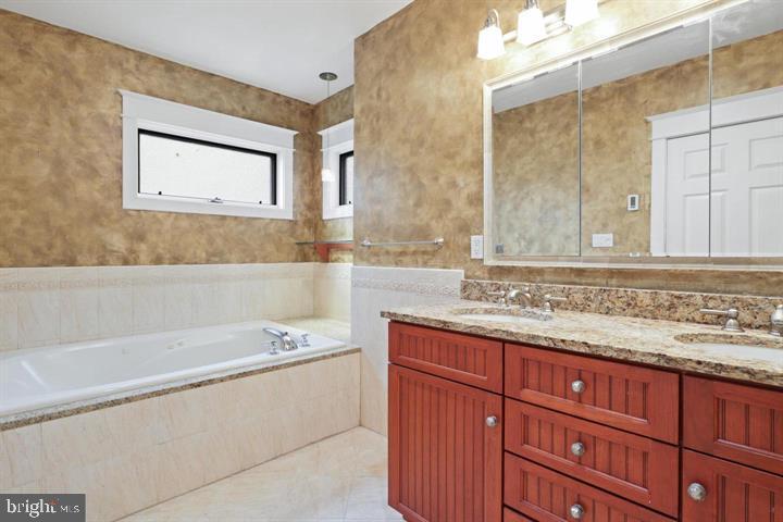 Mclean, Virginia, 22101, United States, 3 Bedrooms Bedrooms, ,3 BathroomsBathrooms,Residential,Active,1922333