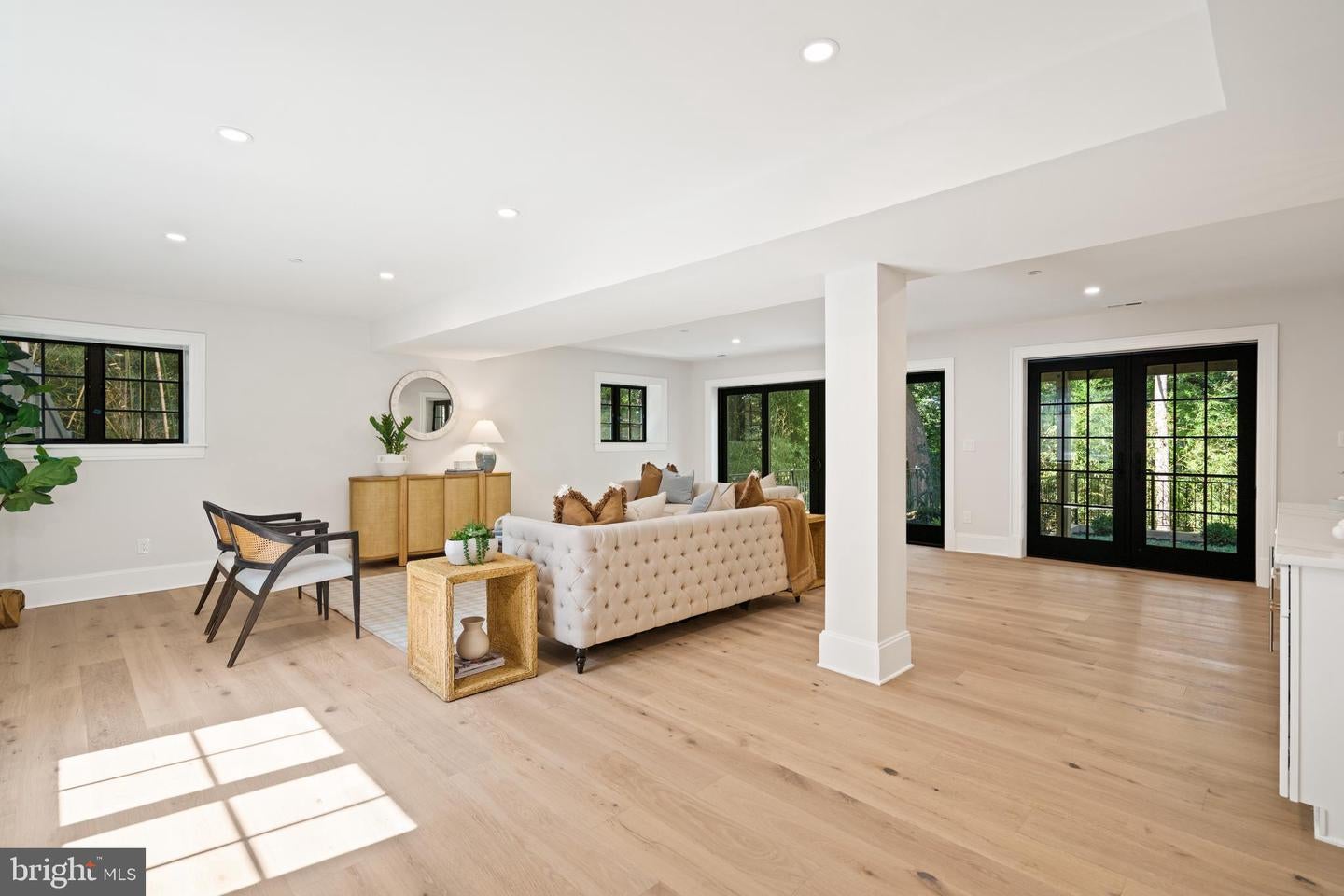 Washington, District Of Columbia, 20016, United States, 6 Bedrooms Bedrooms, ,8 BathroomsBathrooms,Residential,Active,1934802