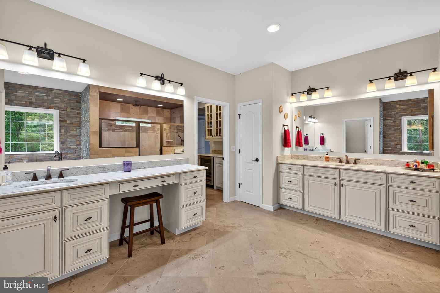 Ashburn, Virginia, 20148, United States, 5 Bedrooms Bedrooms, ,6 BathroomsBathrooms,Residential,Active,1952301