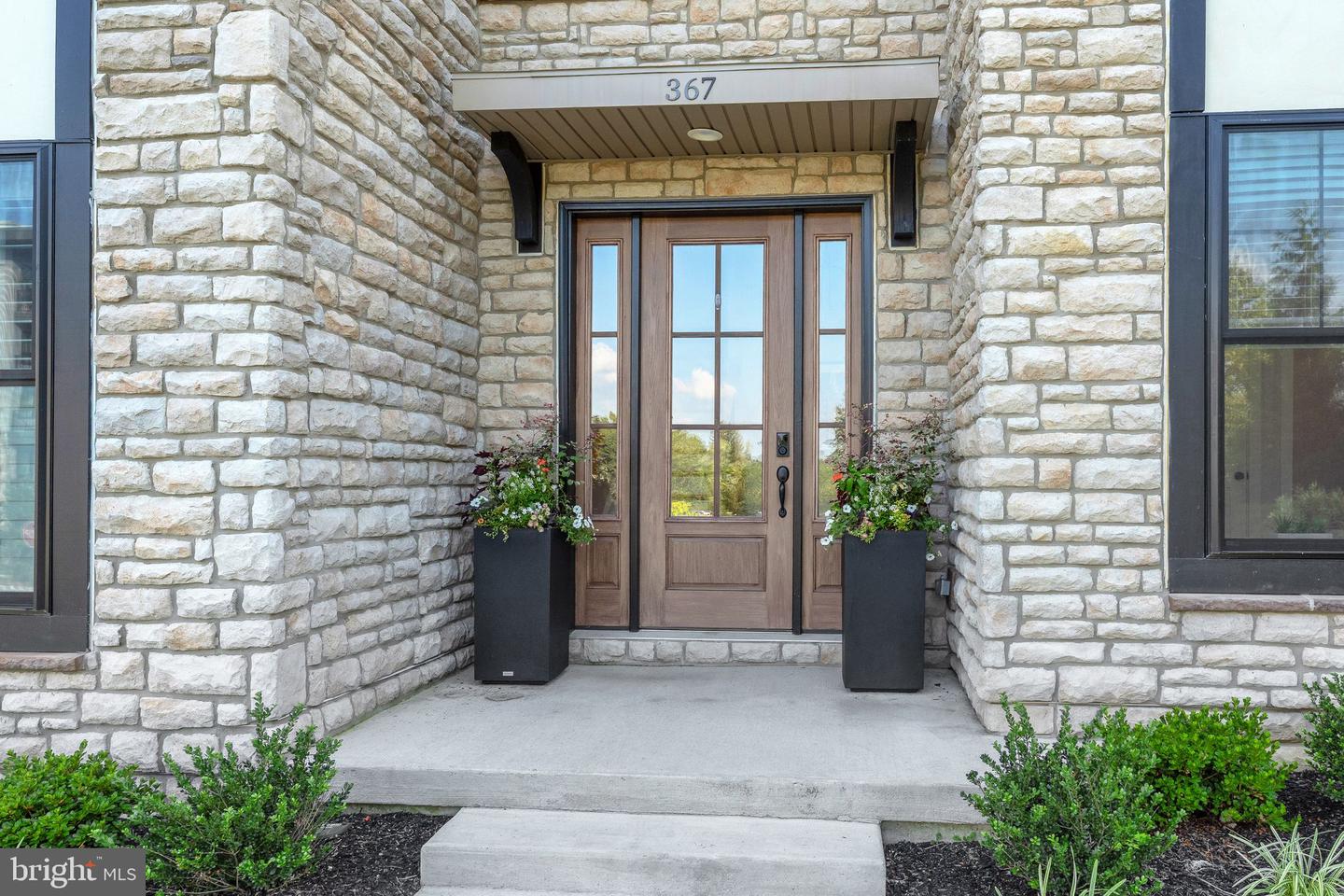 Newtown Square, Pennsylvania, 19073, United States, 3 Bedrooms Bedrooms, ,4 BathroomsBathrooms,Residential,Active,1913954