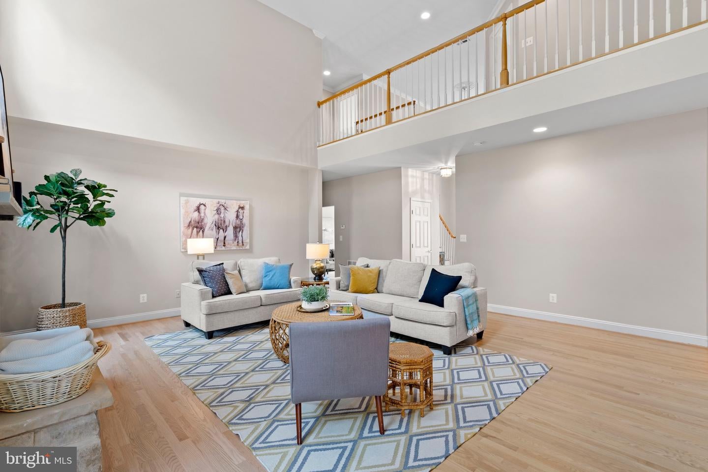 Oakton, Virginia, 22124, United States, 5 Bedrooms Bedrooms, ,5 BathroomsBathrooms,Residential,Active,1926902