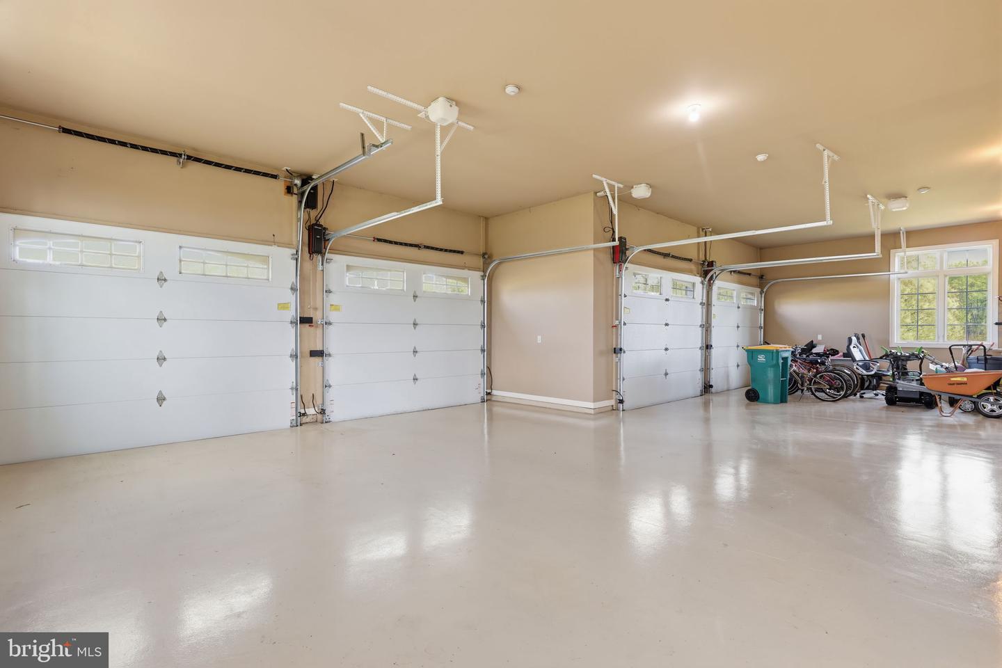Perched at the pinnacle of an exclusive Upper Makefield Township encla – image 36
