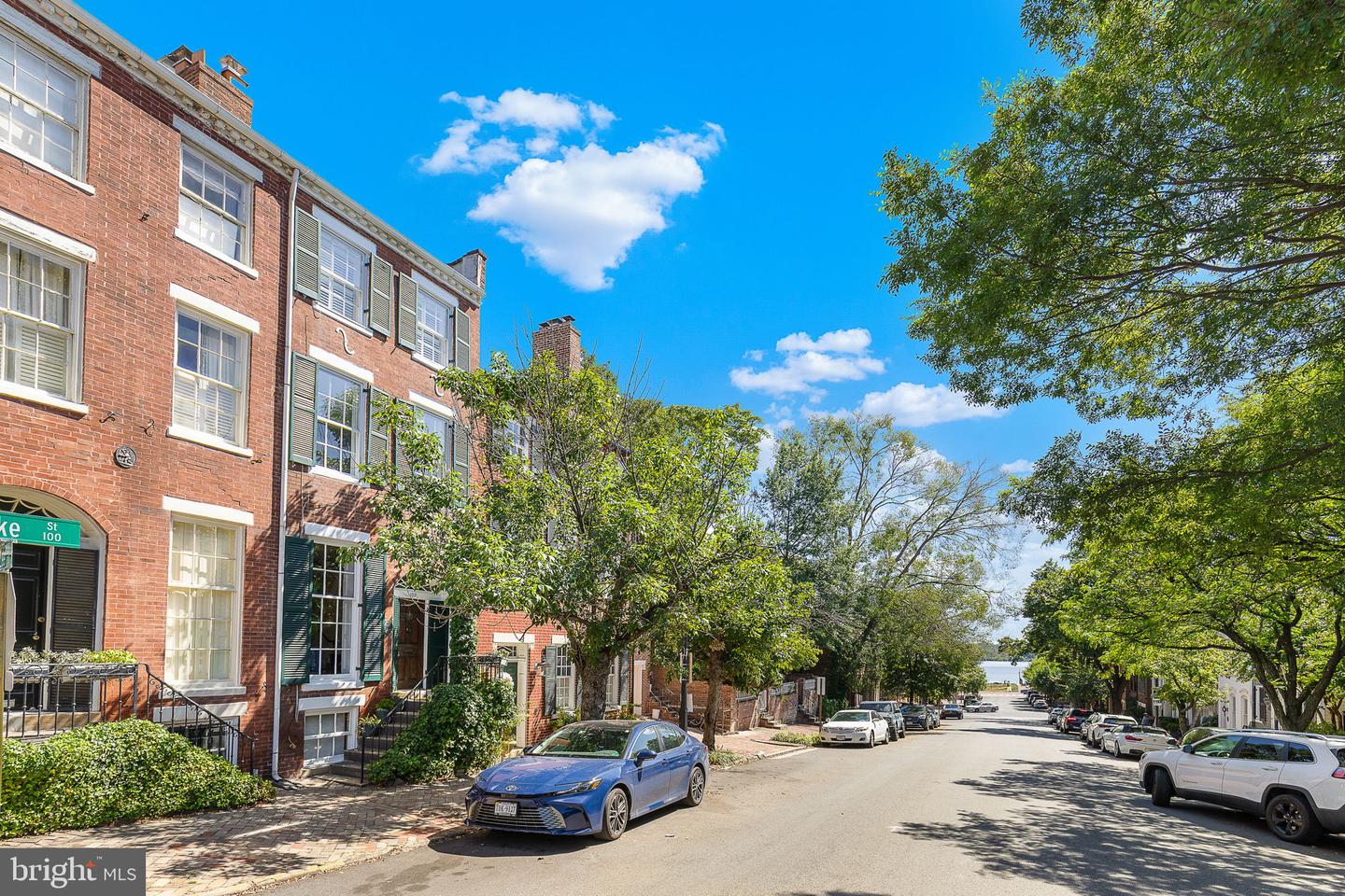 Alexandria, Virginia, 22314, United States, 3 Bedrooms Bedrooms, ,3 BathroomsBathrooms,Residential,Active,1927676