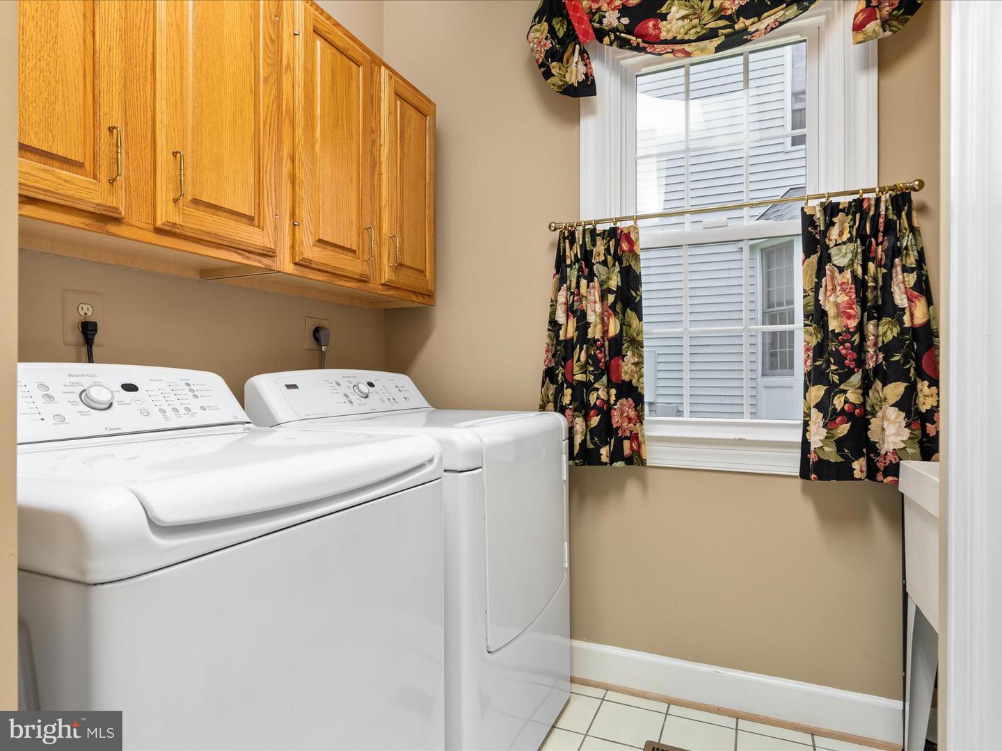 Fairfax Station, Virginia, 22039, United States, 4 Bedrooms Bedrooms, ,4 BathroomsBathrooms,Residential,Active,1905039