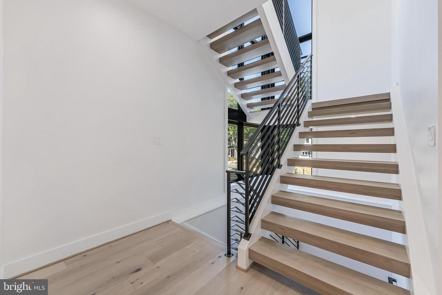 Falls Church, Virginia, 22042, United States, 6 Bedrooms Bedrooms, ,6 BathroomsBathrooms,Residential,Active,1989772