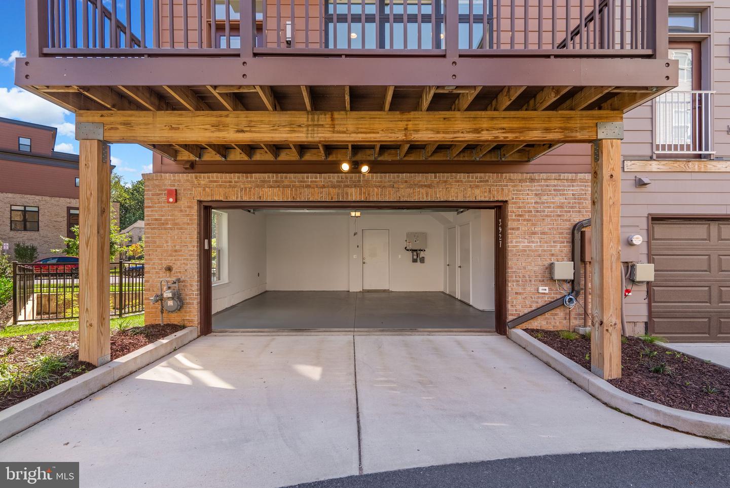 Rockville, Maryland, 20852, United States, 5 Bedrooms Bedrooms, ,5 BathroomsBathrooms,Residential,Active,1954009