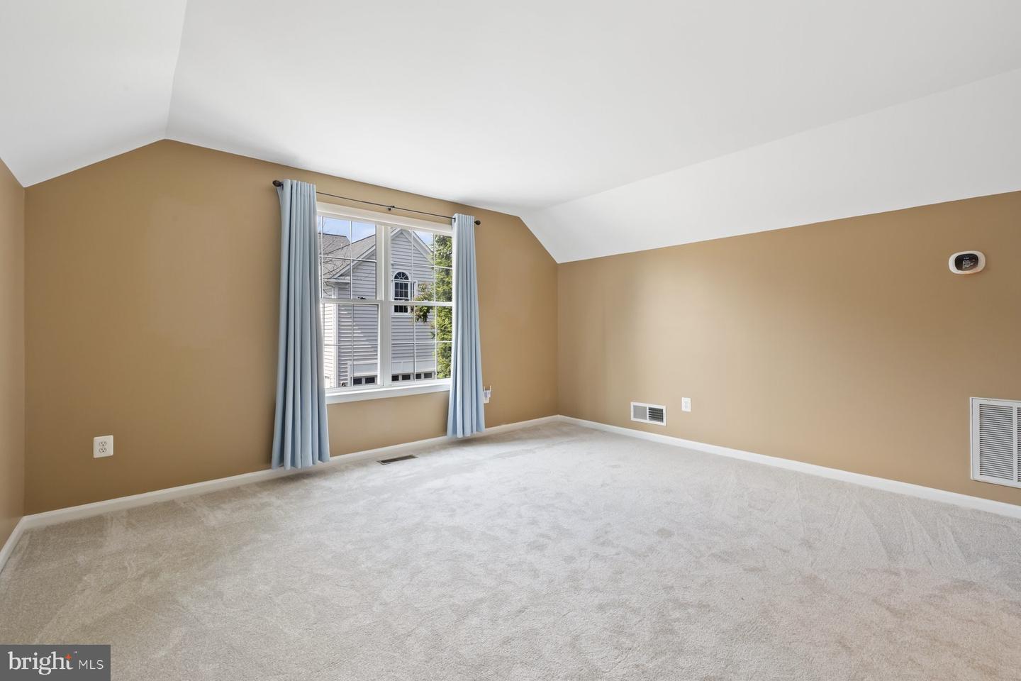 Rockville, Maryland, 20850, United States, 5 Bedrooms Bedrooms, ,6 BathroomsBathrooms,Residential,Active,1941388