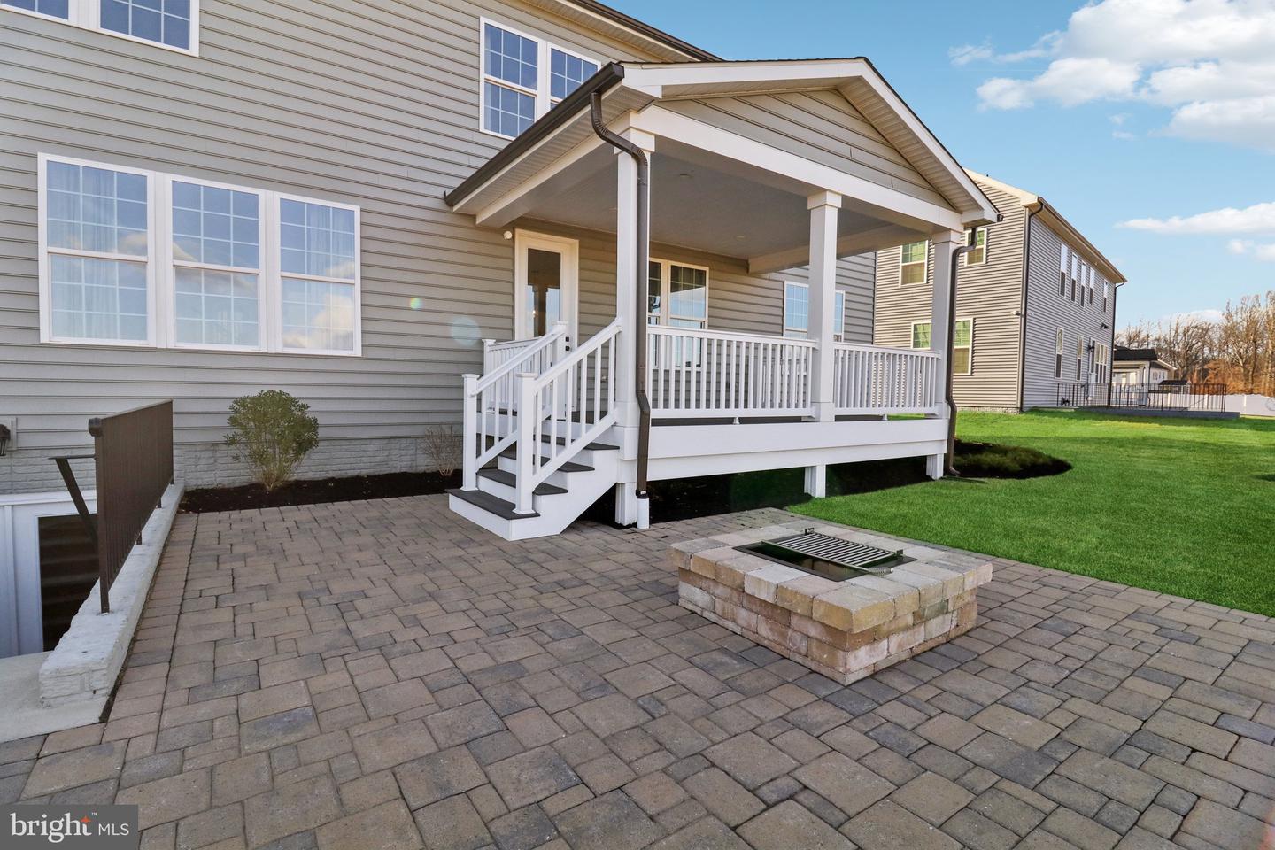 Bowie, Maryland, 20716, United States, 5 Bedrooms Bedrooms, ,5 BathroomsBathrooms,Residential,Active,2006775