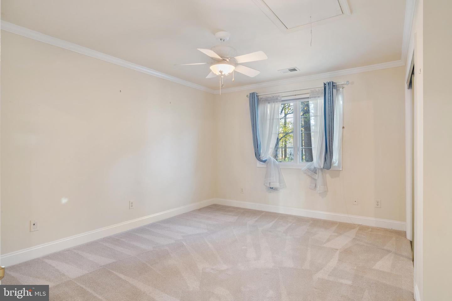 Rockville, Maryland, 20850, United States, 6 Bedrooms Bedrooms, ,5 BathroomsBathrooms,Residential,Active,1970950