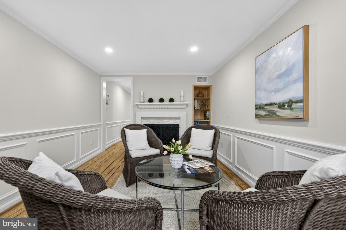 Alexandria, Virginia, 22314, United States, 3 Bedrooms Bedrooms, ,3 BathroomsBathrooms,Residential,Active,2044570