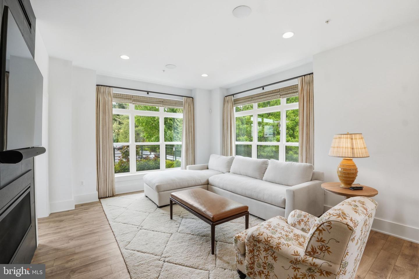 Potomac, Maryland, 20854, United States, 3 Bedrooms Bedrooms, ,5 BathroomsBathrooms,Residential,Active,2044555