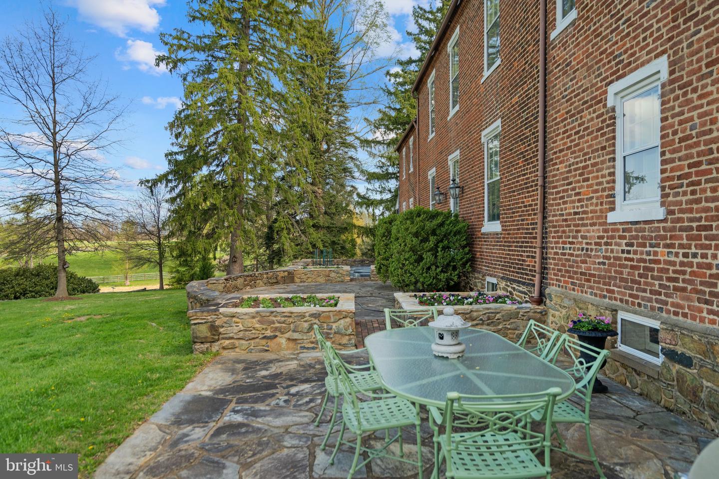 Waterford, Virginia, 20197, United States, 4 Bedrooms Bedrooms, ,5 BathroomsBathrooms,Residential,Active,1771409