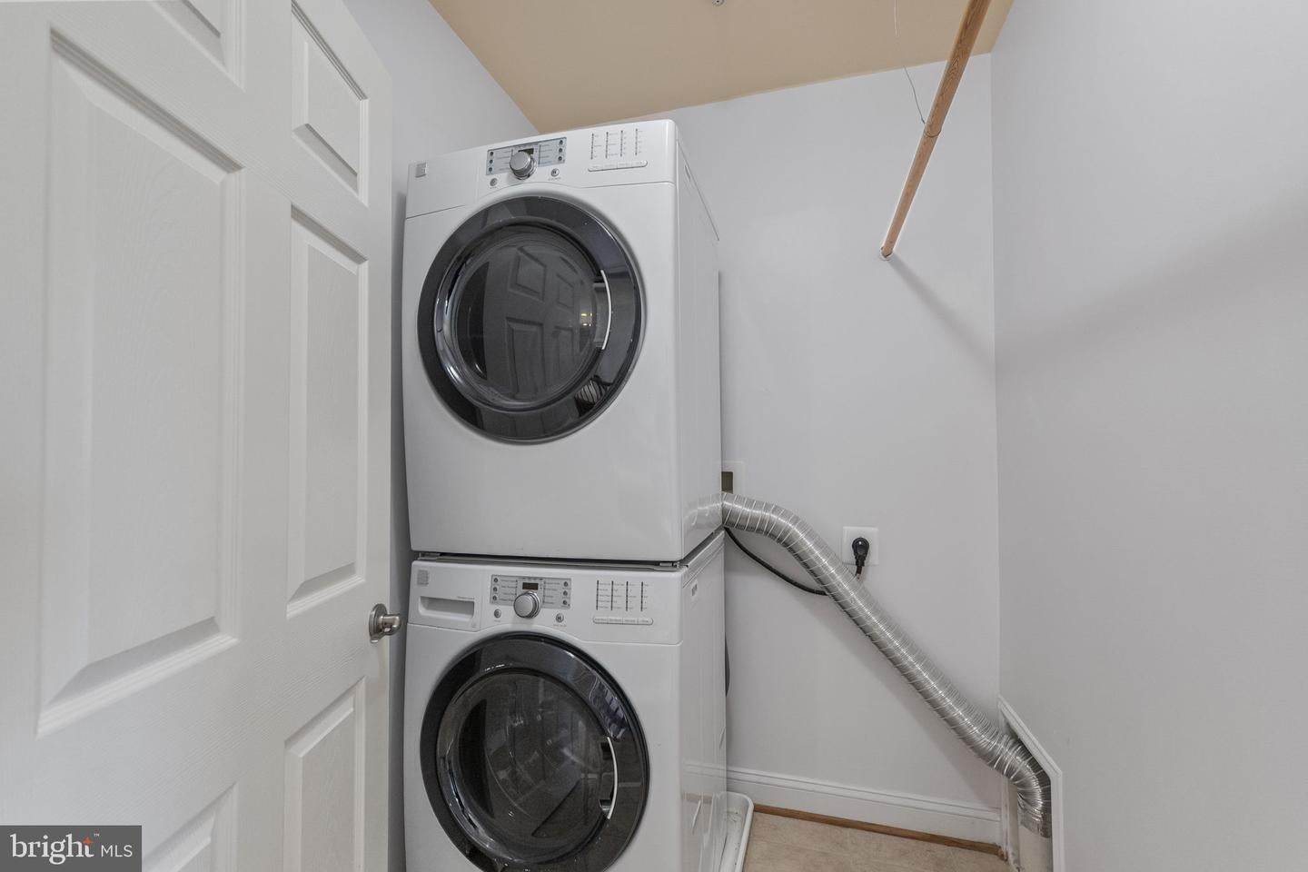 Clarksburg, Maryland, 20871, United States, 5 Bedrooms Bedrooms, ,5 BathroomsBathrooms,Residential,Active,2001354