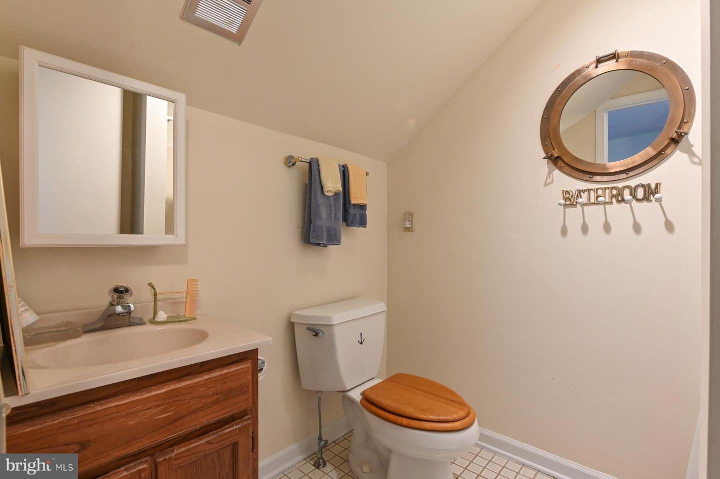 Queenstown, Maryland, 21658, United States, 4 Bedrooms Bedrooms, ,3 BathroomsBathrooms,Residential,Active,1998763