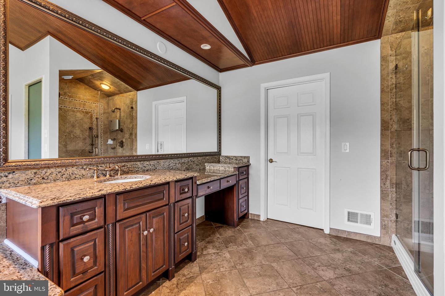 Farmingdale, New Jersey, 07727, United States, ,6 BathroomsBathrooms,Residential,Active,1868131