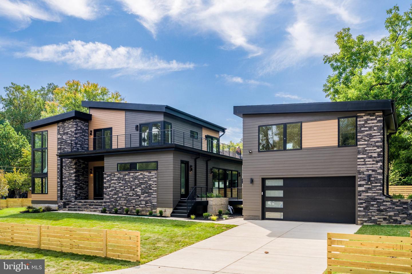 Falls Church, Virginia, 22042, United States, 6 Bedrooms Bedrooms, ,6 BathroomsBathrooms,Residential,Active,1989772