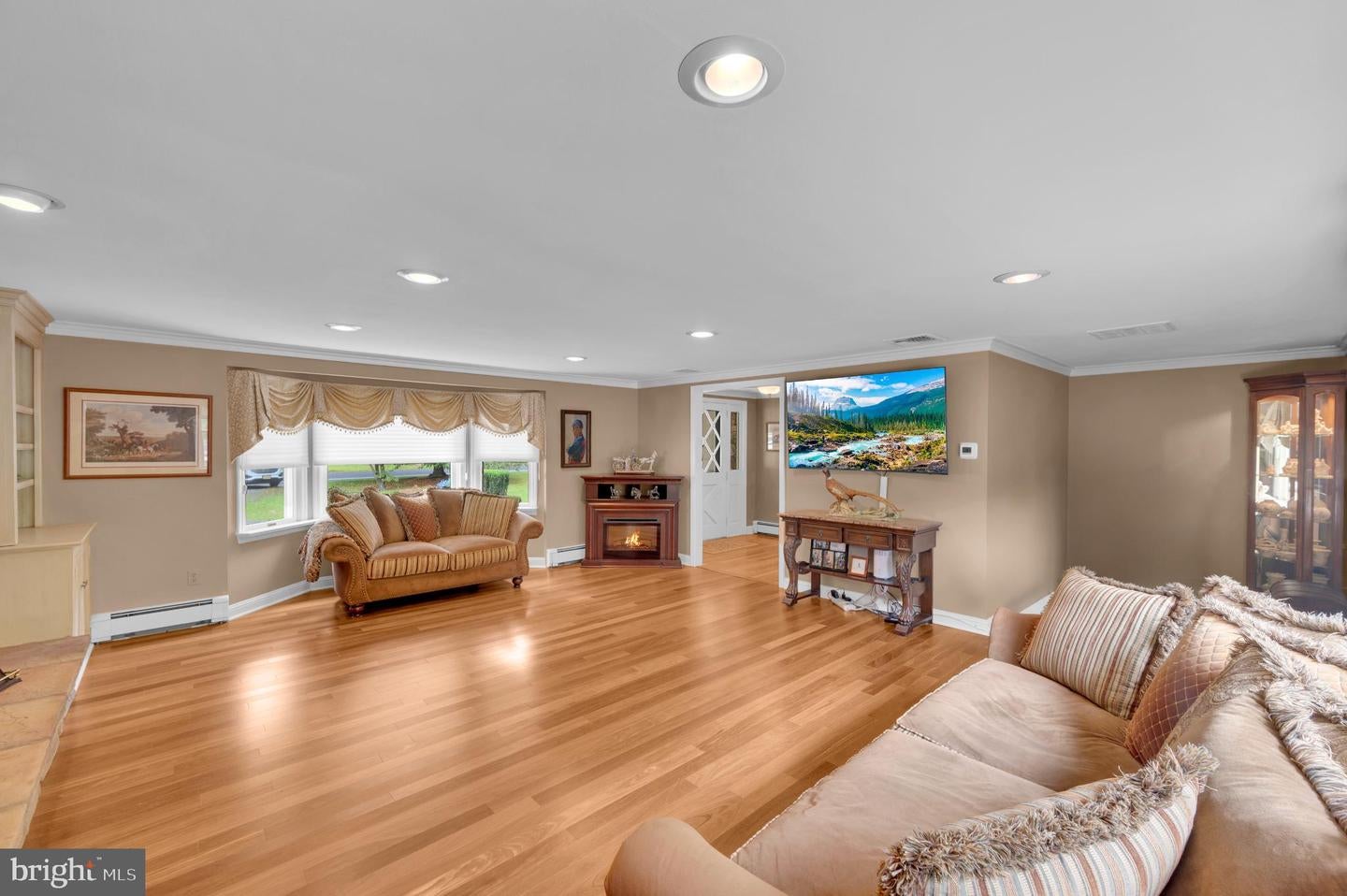 Freehold, New Jersey, 07728, United States, 3 Bedrooms Bedrooms, ,3 BathroomsBathrooms,Residential,Active,1922297